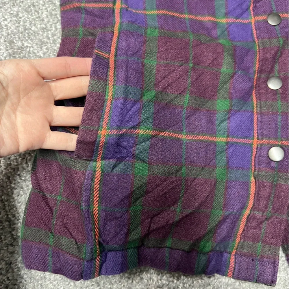 Duluth Trading Jacket Womens Medium Purple Plaid Flannel Shacket Lined Snap Down